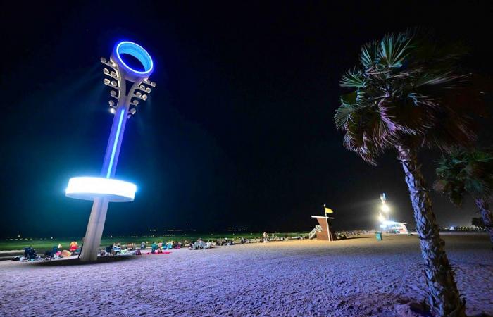 Angesichts der steigenden Temperaturen gehen wir nachts an den Strand