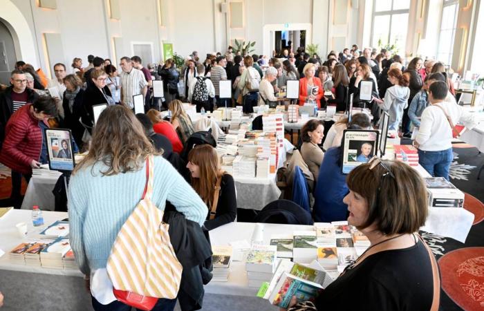 „Wir hören überall, dass die Leute nicht mehr lesen, aber schauen Sie, es ist voll“: Gedränge auf der Buchmesse Royat-Chamalières