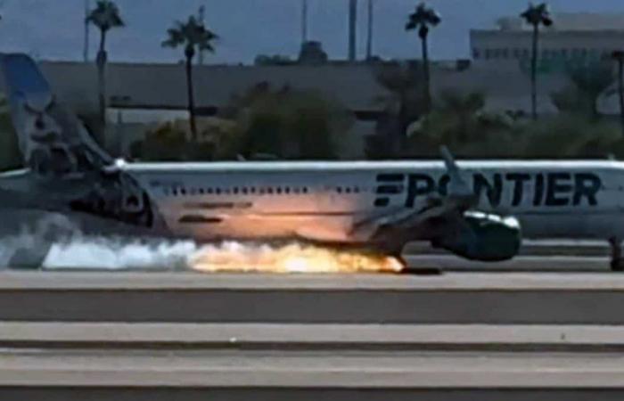 AUF VIDEO | Ein Flugzeug brennt bei der Landung