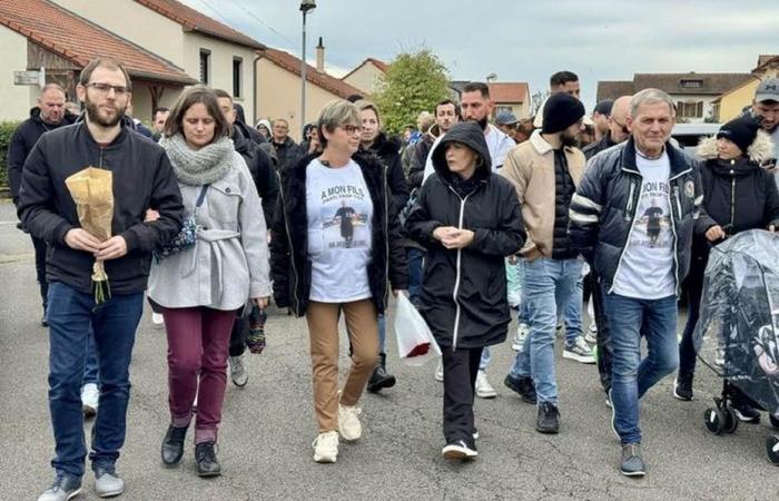 Weißer Marsch für Maxime, der durch 43 Messerstiche getötet wurde, „zwei Jahre nach den Ereignissen wird uns immer noch nichts gesagt“