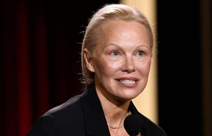 Pamela Anderson verrät, dass sie seit „ungefähr zwanzig Jahren“ leidet