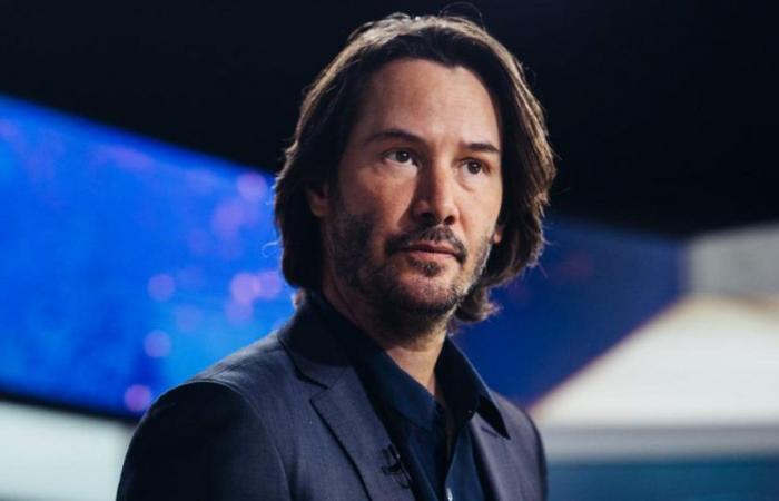 Keanu Reeves, immer auf der Suche nach Nervenkitzel, nimmt an seinem ersten Profirennen teil