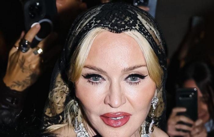 Madonna trauert erneut und die Sängerin erweist ihrem Bruder eine bewegende Hommage