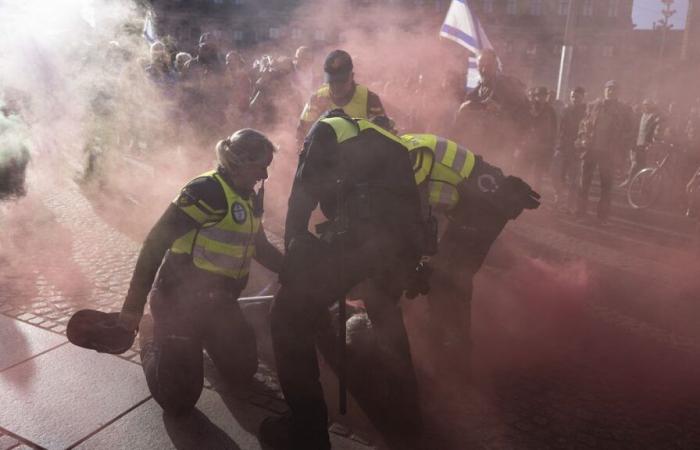 Zusammenstöße am Rande der Gedenkfeierlichkeiten zum Anschlag vom 7. Oktober 2023