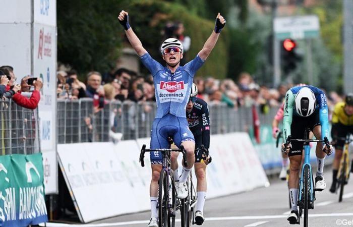 Stan Van Tricht vollendet seinen Ausreißer mit einem kraftvollen Sprint und feiert seinen ersten professionellen Sieg bei der Coppa Bernocchi