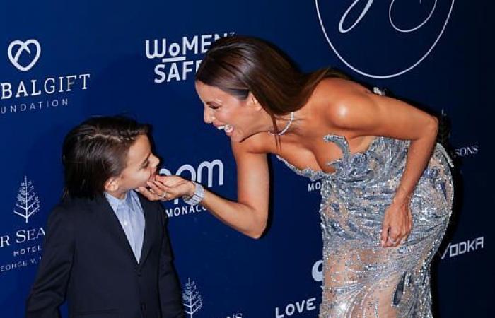 Eva Longoria genießt mit ihrem Sohn eine Gala in Paris … Kate Winslets herzlicher Plädoyer für kostenlose Schulmahlzeiten …