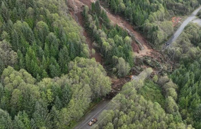 Erdrutsch in Ketchikan blockiert Straße und lässt vierköpfige Familie stranden