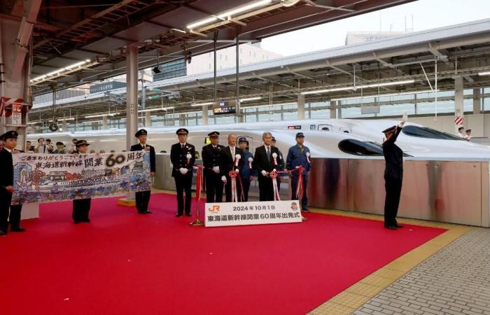 Das Flaggschiff der Eisenbahnwelt, der japanische Shinkansen, feiert sein 60-jähriges Jubiläum – rts.ch