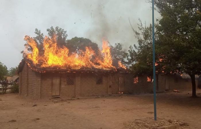 Kongolo: Bei einem Brand in Sayi gingen mehrere Häuser in Rauch auf