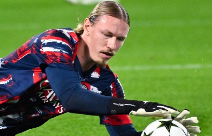 Warum Safonov, der russische Torhüter von PSG, nicht in seine Auswahl aufgenommen wird