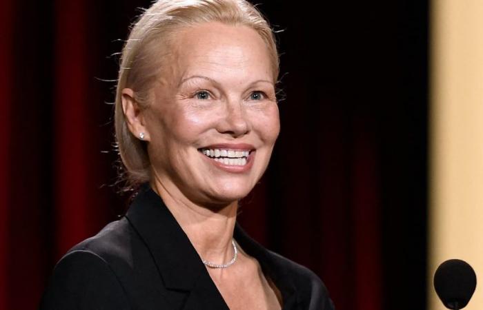 Pamela Anderson verrät, dass sie „zwei Jahrzehnte lang unter Depressionen gelitten hat“