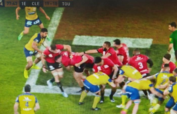 Top 14 – Clermont – Toulon: Die Schiedsrichterleistung von Herrn Marbot steht auf dem Prüfstand, blicken Sie auf ein stürmisches Ende des Spiels zurück