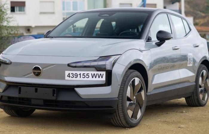 Der neue EX30 ergänzt das 100 % elektrische Sortiment von VOLVO Marokko