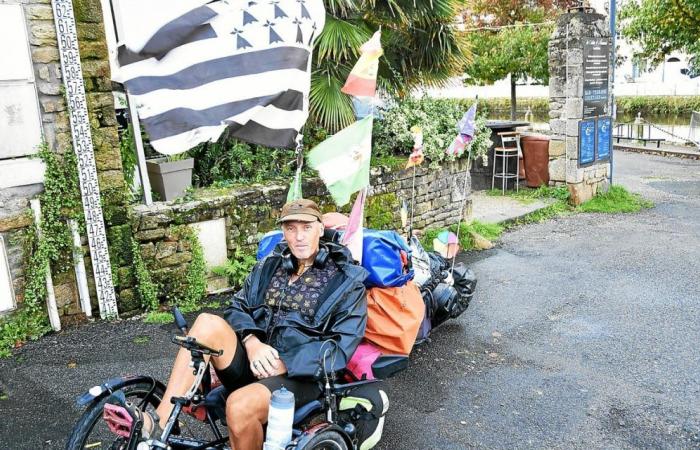 Letzter Stopp in Quimperlé nach einer 18-monatigen Reise für den Quimper-Abenteurer-Radfahrer