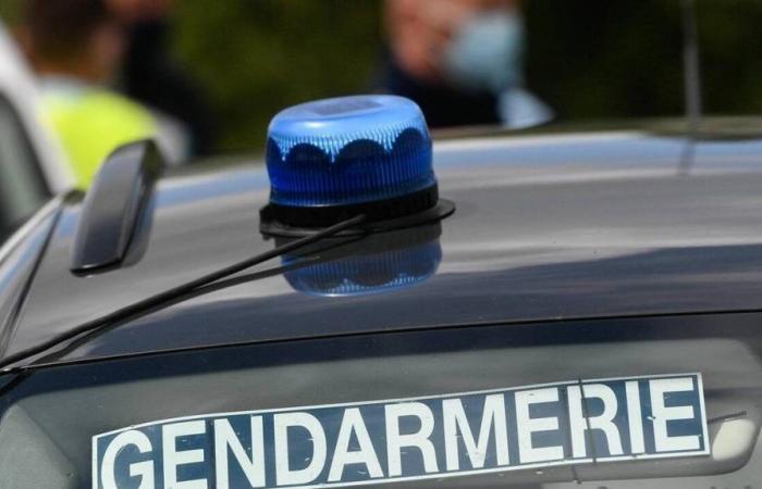 In der Bretagne fährt er zehn Kilometer lang auf den Felgen, um einer Polizeikontrolle zu entgehen