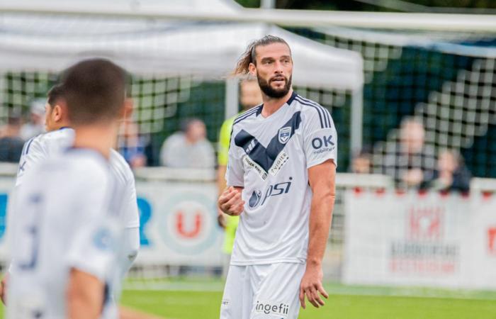 Enzo Fokam (Saumur): „Er ist gut, das können wir ihm nicht nehmen. Mit dem Rücken zum Spiel behält er den Ball, er hat einen tollen Kopfball.“