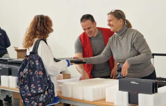 Seine-et-Marne: Die Region Ile-de-France verteilt Computer an Oberstufenschüler, um das Jahr gut zu beginnen!