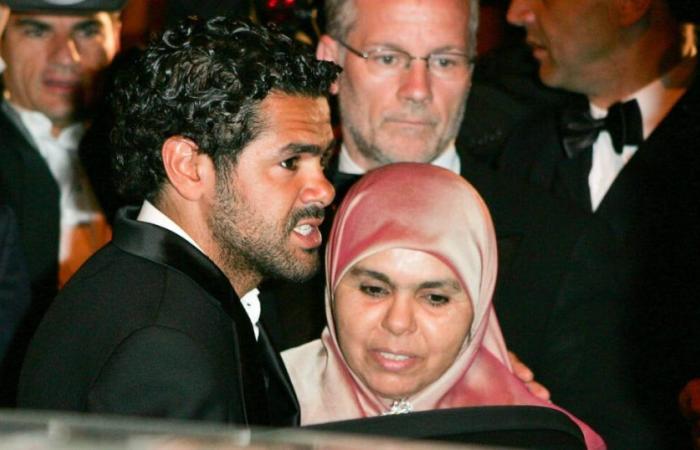 Jamel Debbouze auf einer Reise mit seiner Mutter Fatima: ergreifende Fotos Hand in Hand