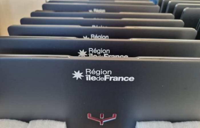 Seine-et-Marne: Die Region Ile-de-France verteilt Computer an Oberstufenschüler, um das Jahr gut zu beginnen!