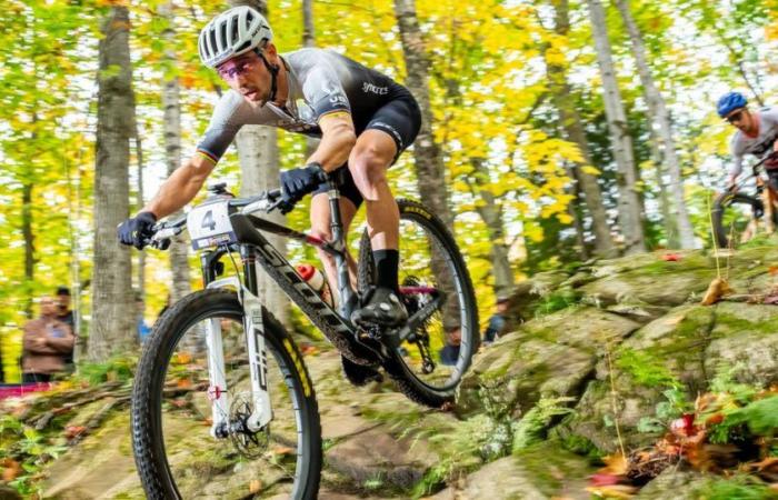 Nino Schurter wird eine weitere Saison Rad fahren – rts.ch