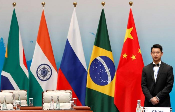 BRICS: Indien kündigt Umstellung auf US-Dollar an