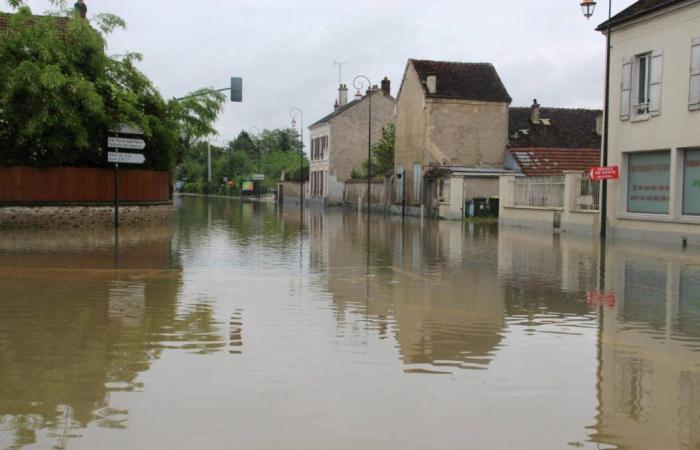 3 einfache Möglichkeiten, den Schaden zu Hause bei steigendem Wasser zu begrenzen