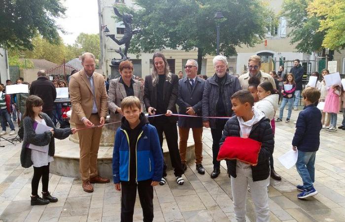 Pamiers: eine Statue von Paul Toupet auf dem Place Tournier, der erste Schritt einer kulturellen Route durch die Altstadt