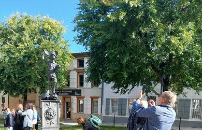 Pamiers: eine Statue von Paul Toupet auf dem Place Tournier, der erste Schritt einer kulturellen Route durch die Altstadt