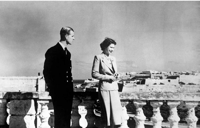 Prinz Edward reproduziert ein Foto seiner Eltern, Elizabeth II. und Philip, in Malta