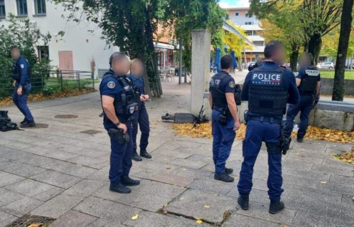 Echirolles. Er stürmt auf einen Polizisten zu, der hinter dem Carrara patrouillierte: ein aktiv gesuchter Rollerfahrer