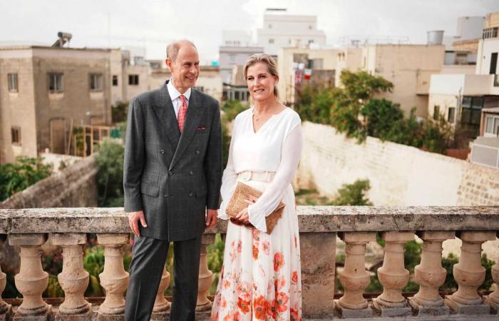 Prinz Edward reproduziert ein Foto seiner Eltern, Elizabeth II. und Philip, in Malta