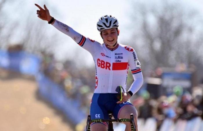 Radsport: Zoe Backstedt, die Tochter des ehemaligen Paris-Roubaix-Siegers, allein, ohne Teamkollegin und immer noch Spitzenreiterin