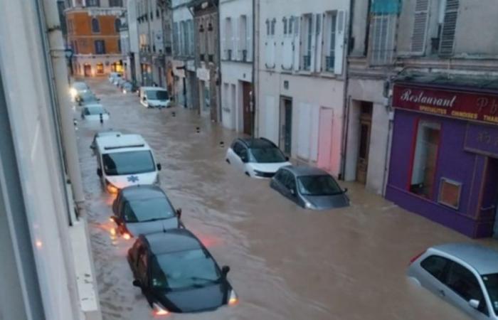 Bewertung von Kirks Durchfahrt: 113 km/h Wind in Lyon, mehr als einen Monat Regen in Paris, Überschwemmungen und Überschwemmungen