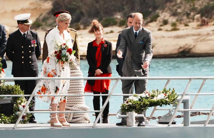 Prinz Edward reproduziert ein Foto seiner Eltern, Elizabeth II. und Philip, in Malta