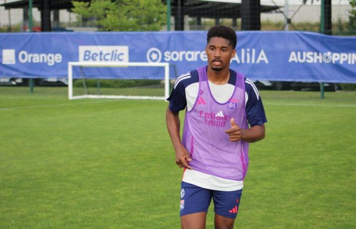 Abner (OL) wird gegen Chile sein Debüt für Brasilien geben