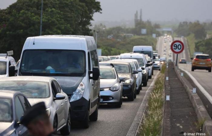 Jedes Jahr kommen 3.200 Autos mehr auf die Straßen der Insel La Réunion