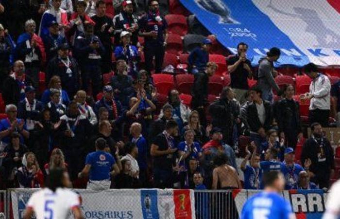 Griezmann applaudierte auf der Tribüne in Budapest