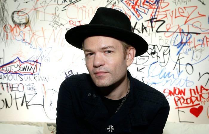 „Sum 41“-Star Deryck Whibley wirft seinem ehemaligen Manager vor, ihn missbraucht zu haben