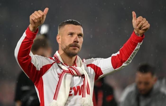 Der Abschied von Lukas Podolski wird durch Auseinandersetzungen zwischen Fans verdorben