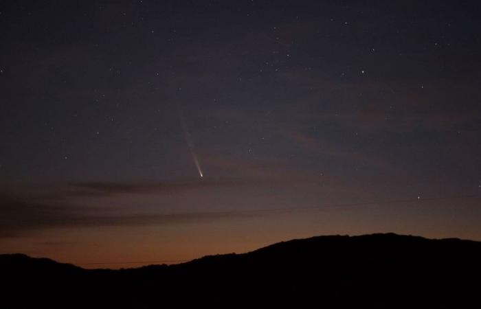 Wo, wann und wie kann man den „Jahrhundertkometen“ beobachten, der einige Nächte lang am Himmel Frankreichs zu sehen ist?