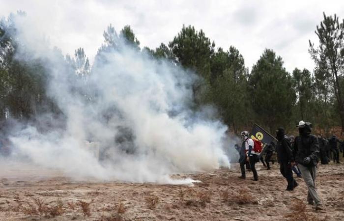 In der Gironde versammelten sich Gegner, die ein „unfähiges“ Projekt anprangerten