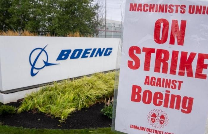 Boeing streicht weltweit rund 17.000 Stellen – rts.ch