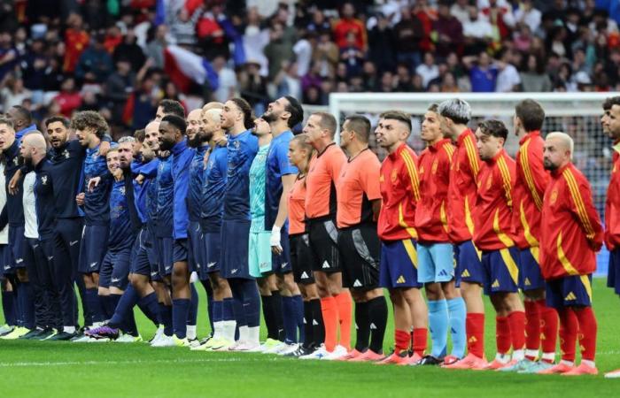 Yannou und Alonz schwenken nach dem Streamer-Spiel zwischen Spanien und Frankreich die palästinensische Flagge