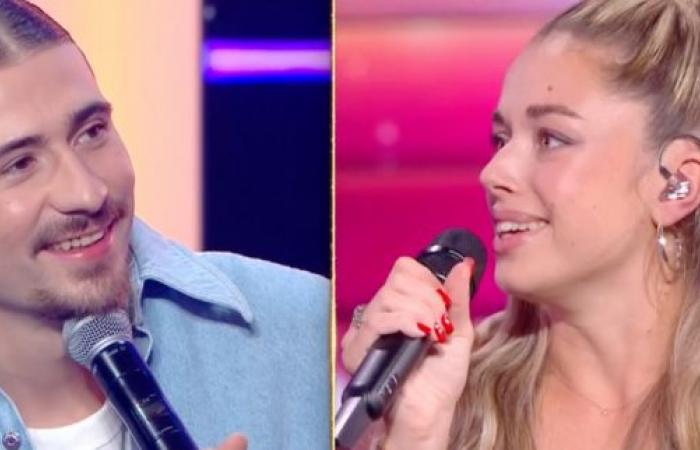 Emma singt vor ihm einen Hit von Pierre Garnier, die Sängerin ist verzaubert