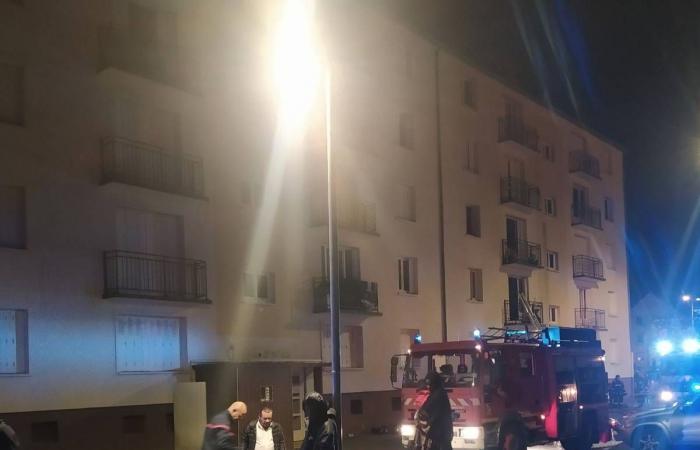 48 Feuerwehrleute waren für einen Gebäudebrand in Dreux im Einsatz