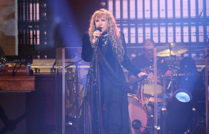 „Technisches Problem bei „Saturday Night Live“, bevor Stevie Nicks‘ Auftritt die Show unterbrach