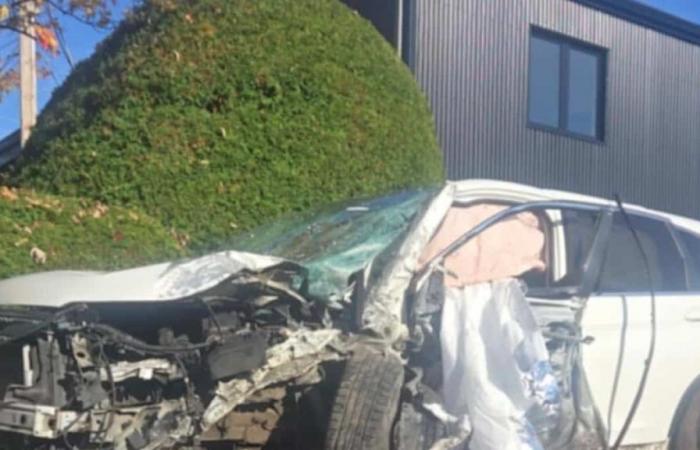 Ihr Fahrzeug prallt gegen eine Statue: Zwei Verletzte bei einem Unfall in Joliette