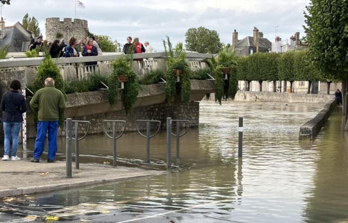 In Vendôme löst das steigende Wasser die Zungen