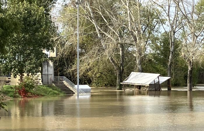 In Vendôme löst das steigende Wasser die Zungen