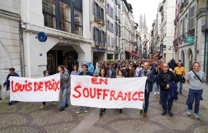 Einige der Mitarbeiter von Louis-de-Foix gingen auf die Straße, um ein „Klima der Spannungen“ innerhalb der High School anzuprangern